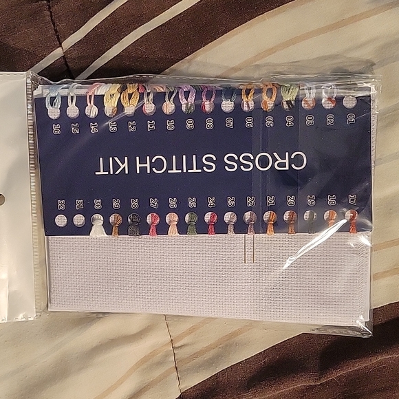 Cross stitch kit - Picture 2 of 2